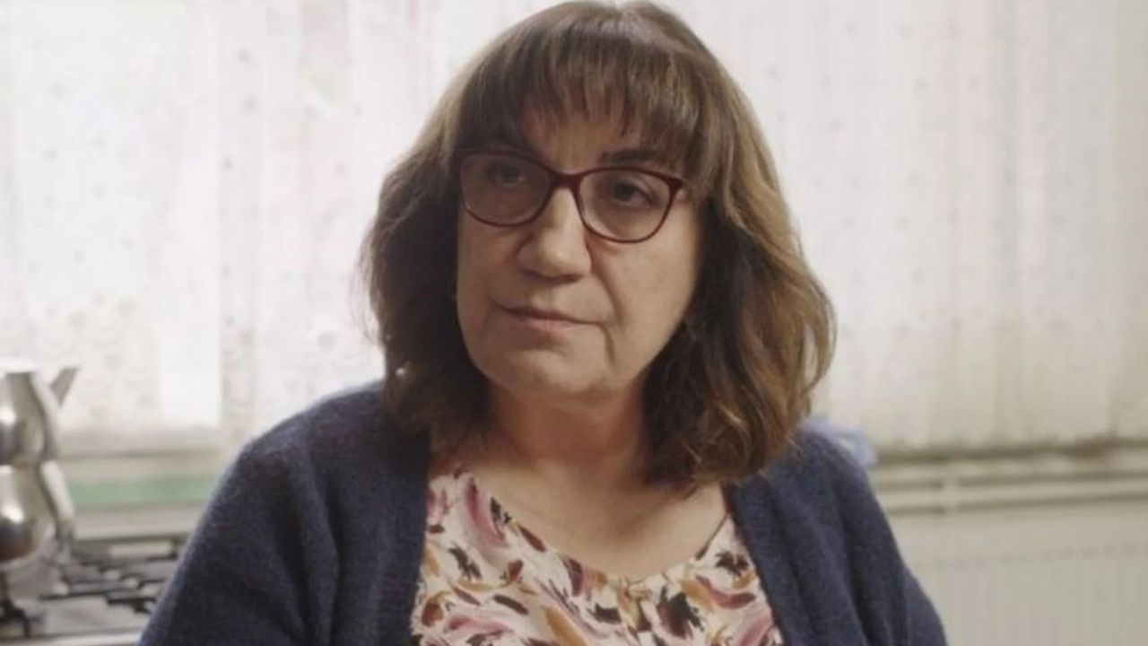 füsun demirel'in oğlu uçakta yediği yemek nedeniyle zehirlendi atlatmaya Çalışıyoruz
