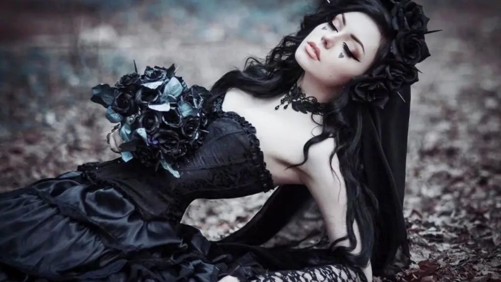  gotik gelin modern düğünlerde fark yaratacak bir tarz