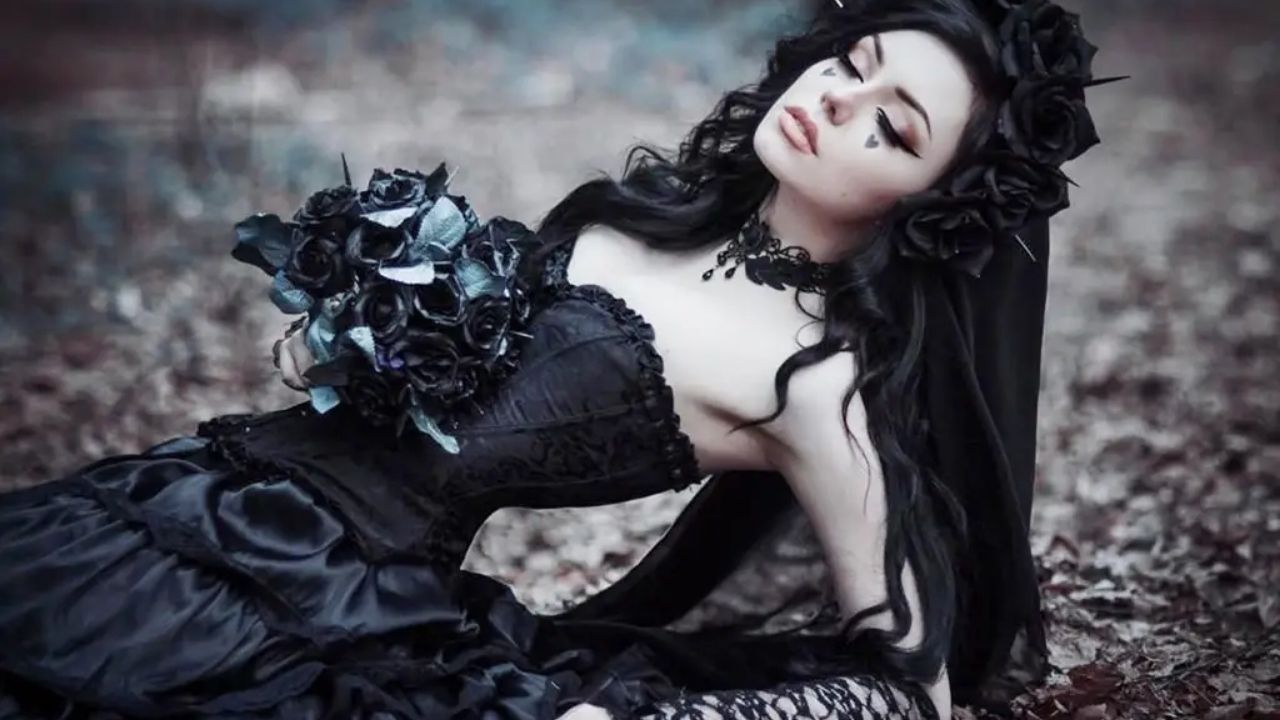 gotik gelin modern düğünlerde fark yaratacak bir tarz