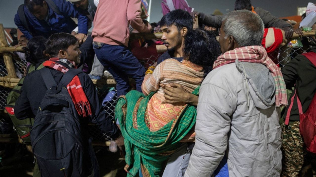 hindistan'daki maha kumbh mela festivalinde İzdiham en az 10 Ölü