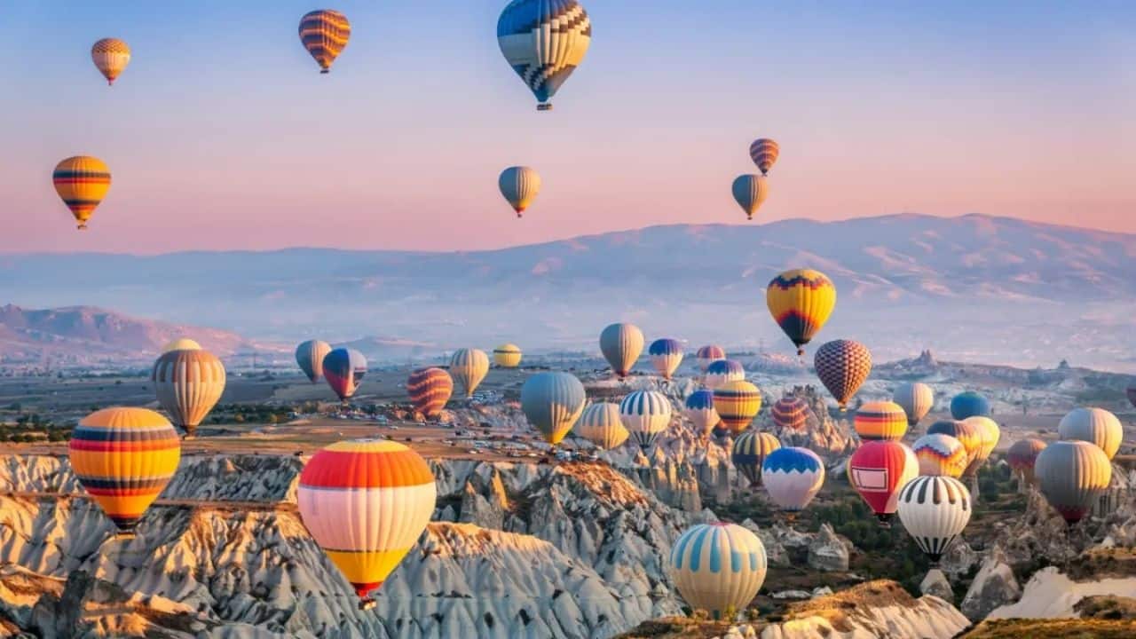 Kapadokya: Tarihi ve Doğal Güzellikleriyle Eşsiz Bir Bölge