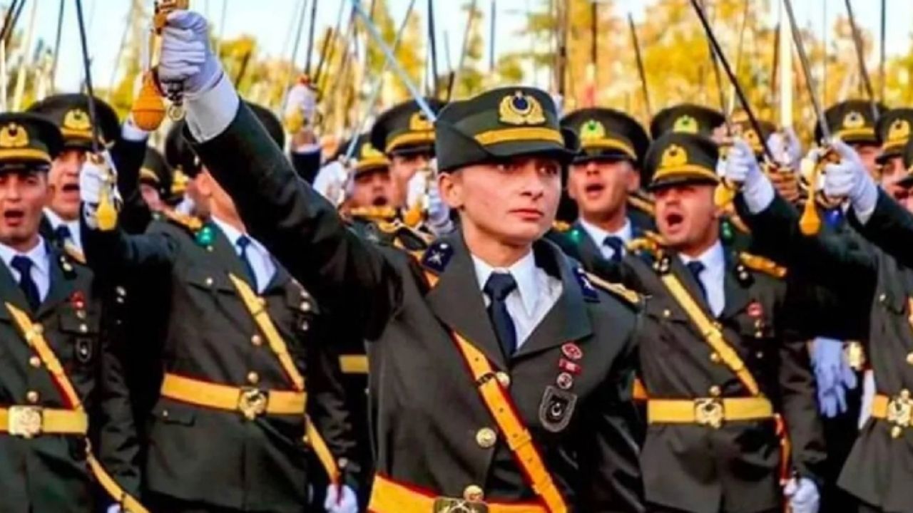 msb 3 disiplin amiri ve 5 teğmene silahlı kuvvetlerden ayırma cezası