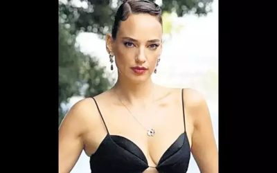 Seda Bakan: Sesiyle de Büyüledi