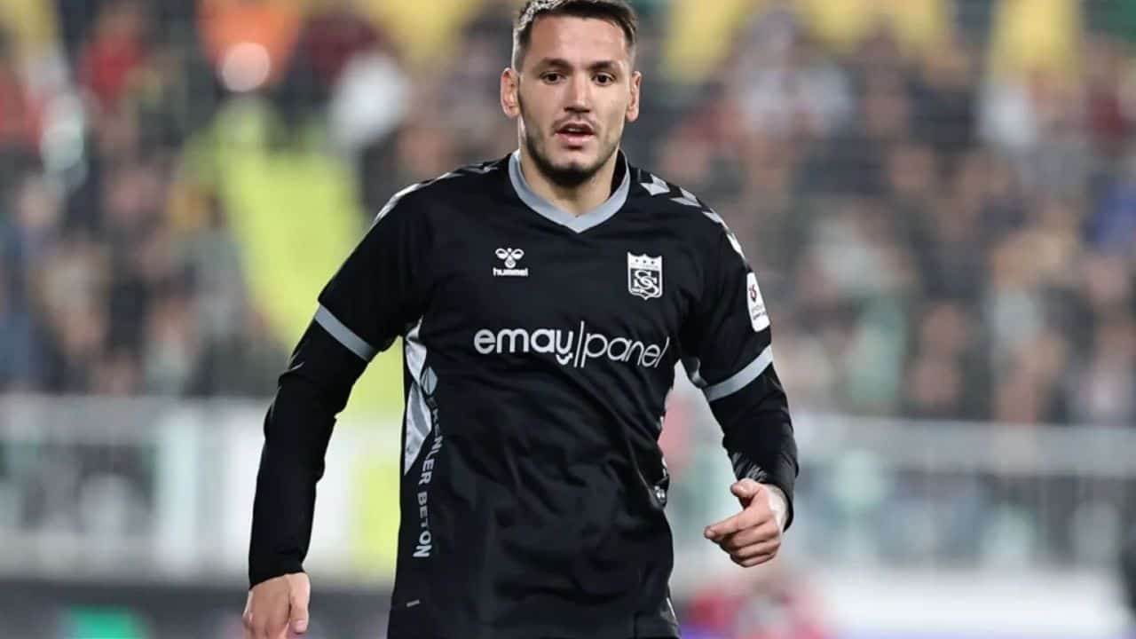 Sivasspor’dan Rey Manaj’a transfer açıklaması! Trabzonspor ile adı anılıyordu
