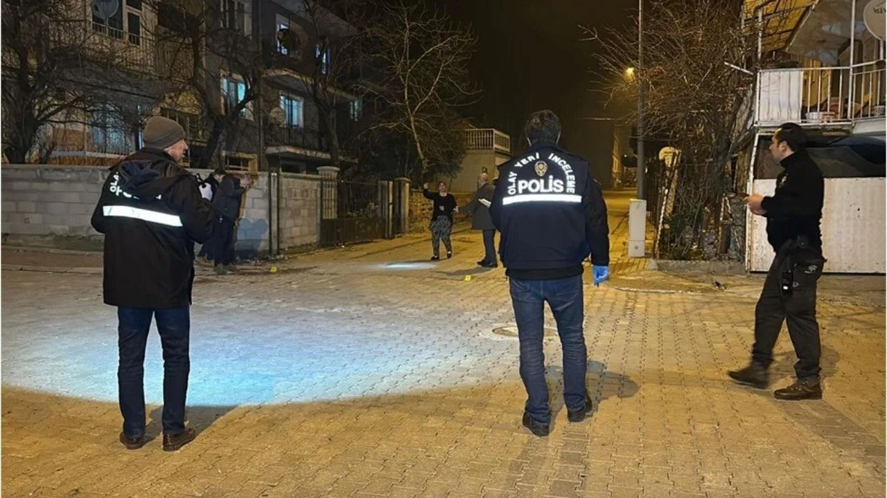 uşak'ta hafif ticari araca silahlı saldırı 12 yaşındaki Çocuk hayatını kaybetti