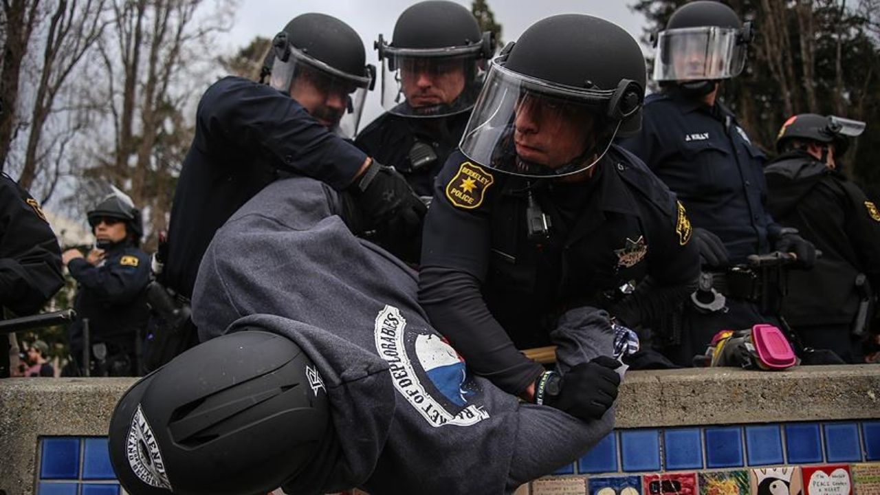abd'de göçmenler zincirlenerek tutuklandı