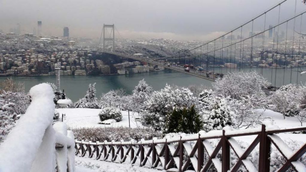 akom'dan İstanbul'a pazartesi günü kar uyarısı!