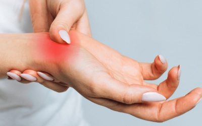 Bileklerde Ağrı Neden Olur ve Nasıl Geçer?