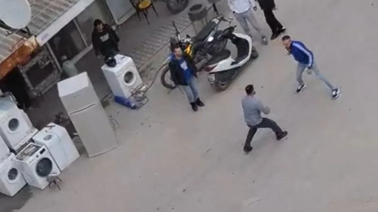 Kameraya Yakalanan Bıçaklı Cinayet Olayı Şoke Etti