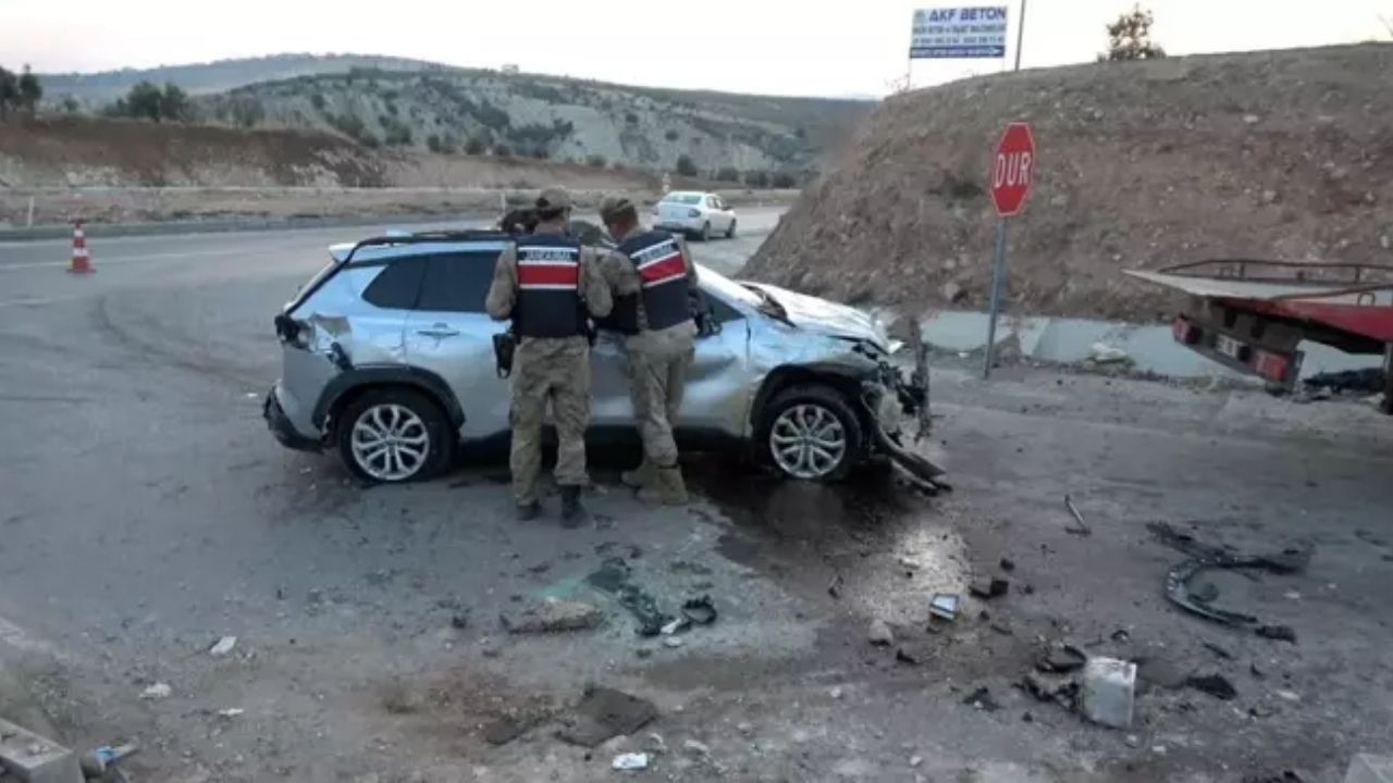 kilis’te kontrolden Çıkan araç kaza yaptı 9 kişi yaralandı