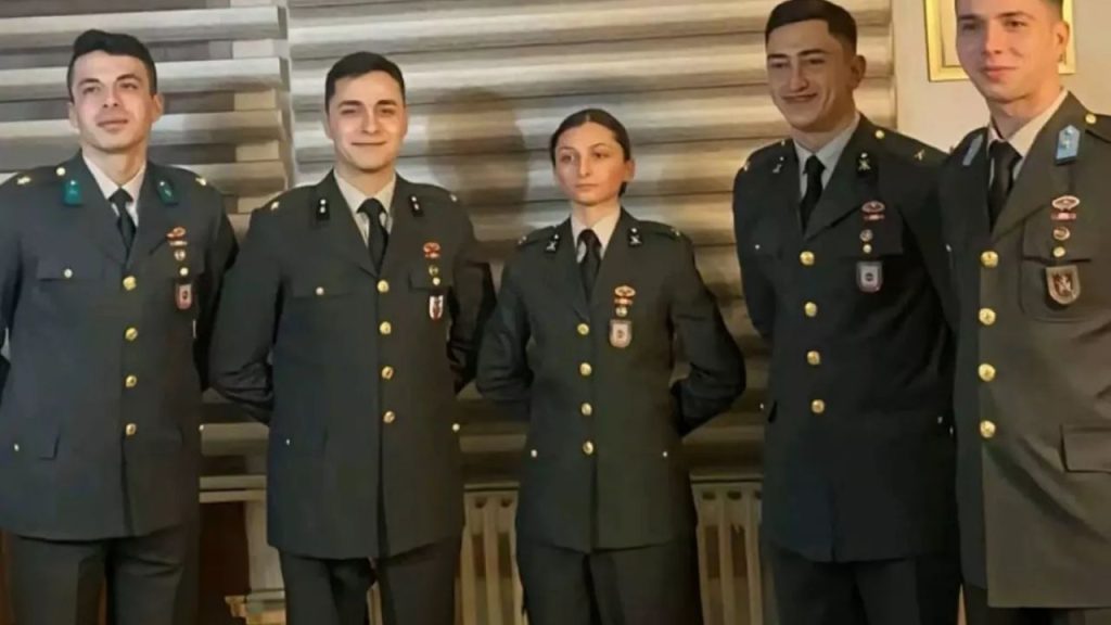 msb'den İhraç edilen teğmenler tsk'nın İtibarını zedelediği İçin cezalandırıldı
