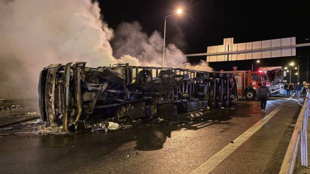 tag otoyolu'nda feci kaza araçlar alev aldı, Ölü ve yaralılar var