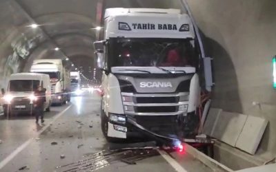 Yeniköprü Tüneli’nde Kaza: 1 Kişi Yaralandı