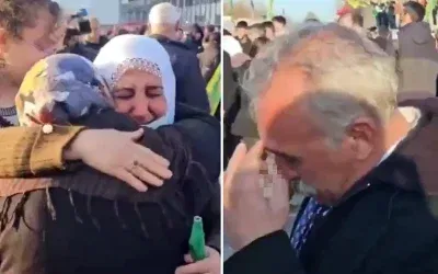 Diyarbakır’da Öcalan Çağrısı Okunurken Halkın Tepkisi