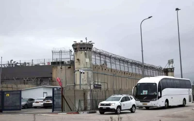 İsrail, Filistinli mahkumların serbest bırakılmasını erteledi