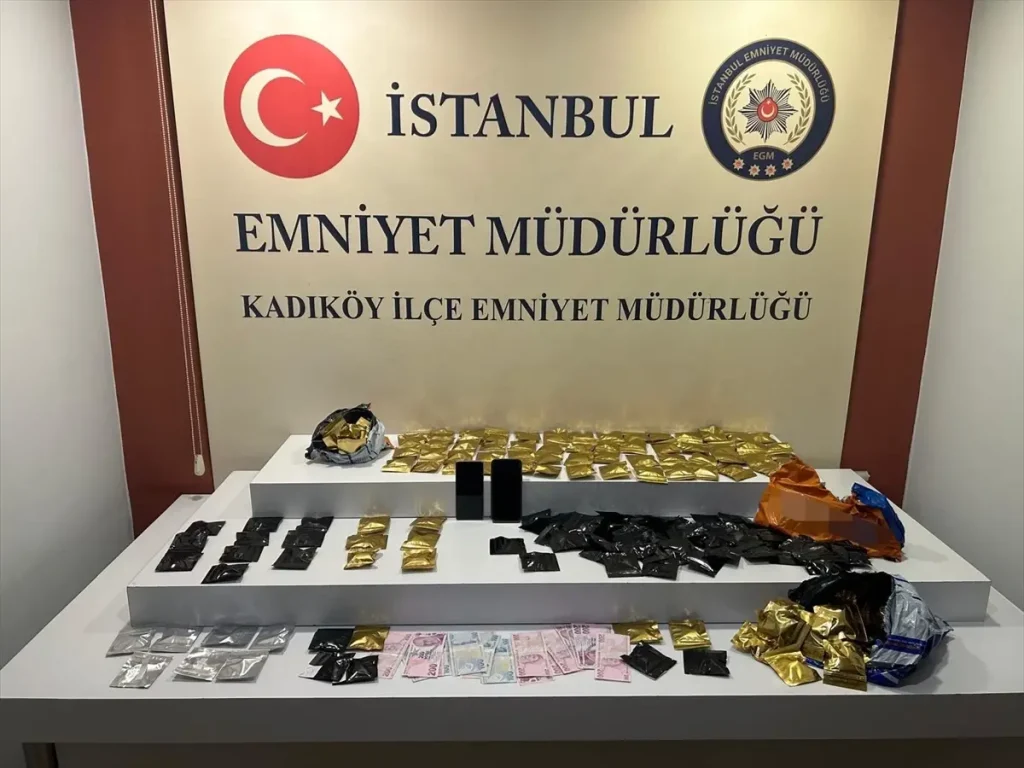 istanbul da uyusturucu satan komedyen tutukla 18353593 amp.jpg