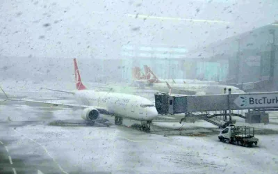 İstanbul Havalimanı’nda Kar Yağışı Seferleri İptal Etti