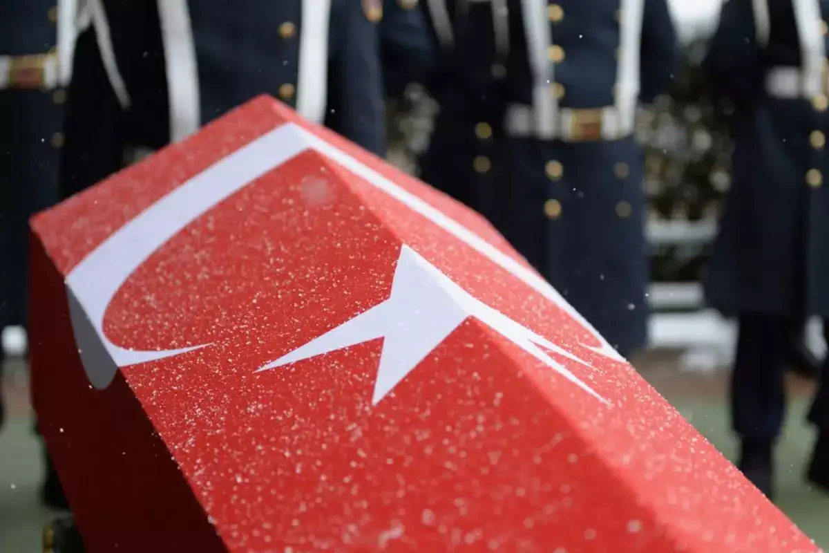pence-kilit-bolgesinde-bir-asker-sehit-oldu-18398618_6416_amp.jpg