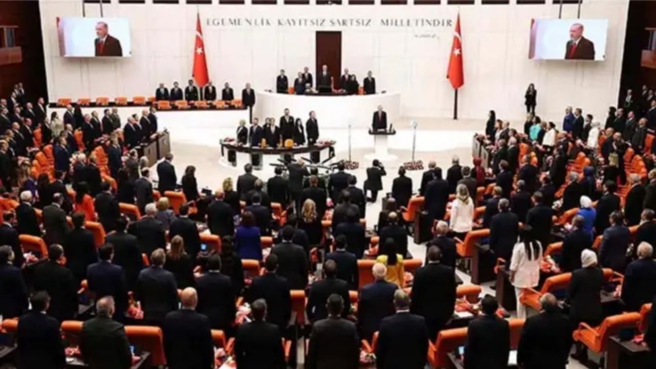 İmamoğlu'nun diplomasının iptaline Meclis'te protesto!