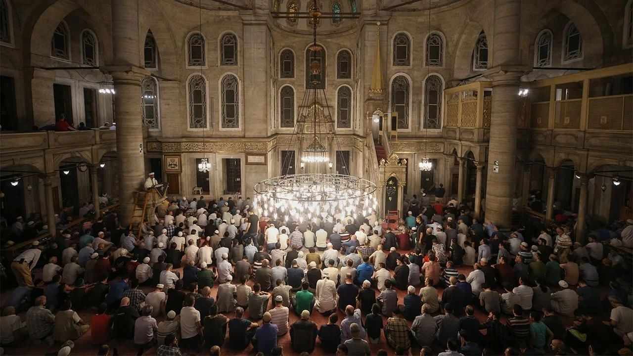 Teraﬁ Namazı Nedir Ne Zaman Kılınır