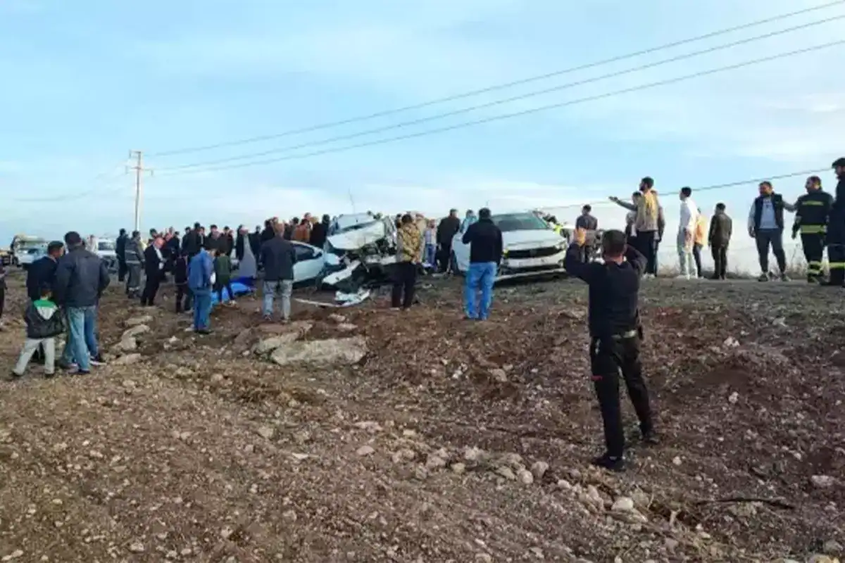 diyarbakir-da-zincirleme-trafik-kazasi-3-kisi-18479130_1016_amp.jpg