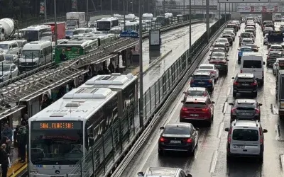 İstanbul’da bayram yoğunluğu: Trafik kilitlendi!