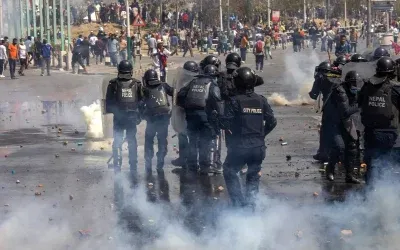 Nepal’de monarşi destekçileri ile polis arasında çatışma: 2 ölü, 17 yaralı