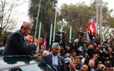 Nepal halkı sokaklara döküldü, monarşiye son verilsin!