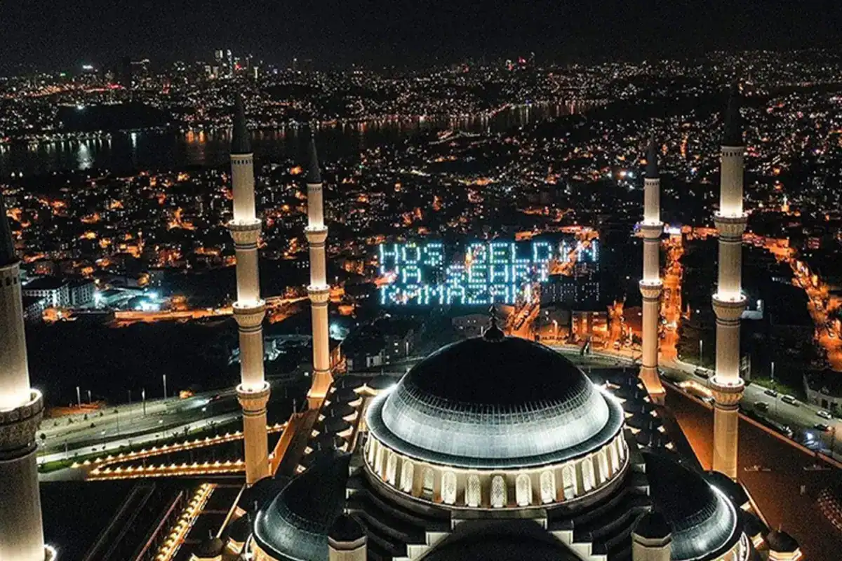 tu-rkiye-de-ilk-iftari-o-s-ehrimiz-yapti-18419412_720_amp.jpg