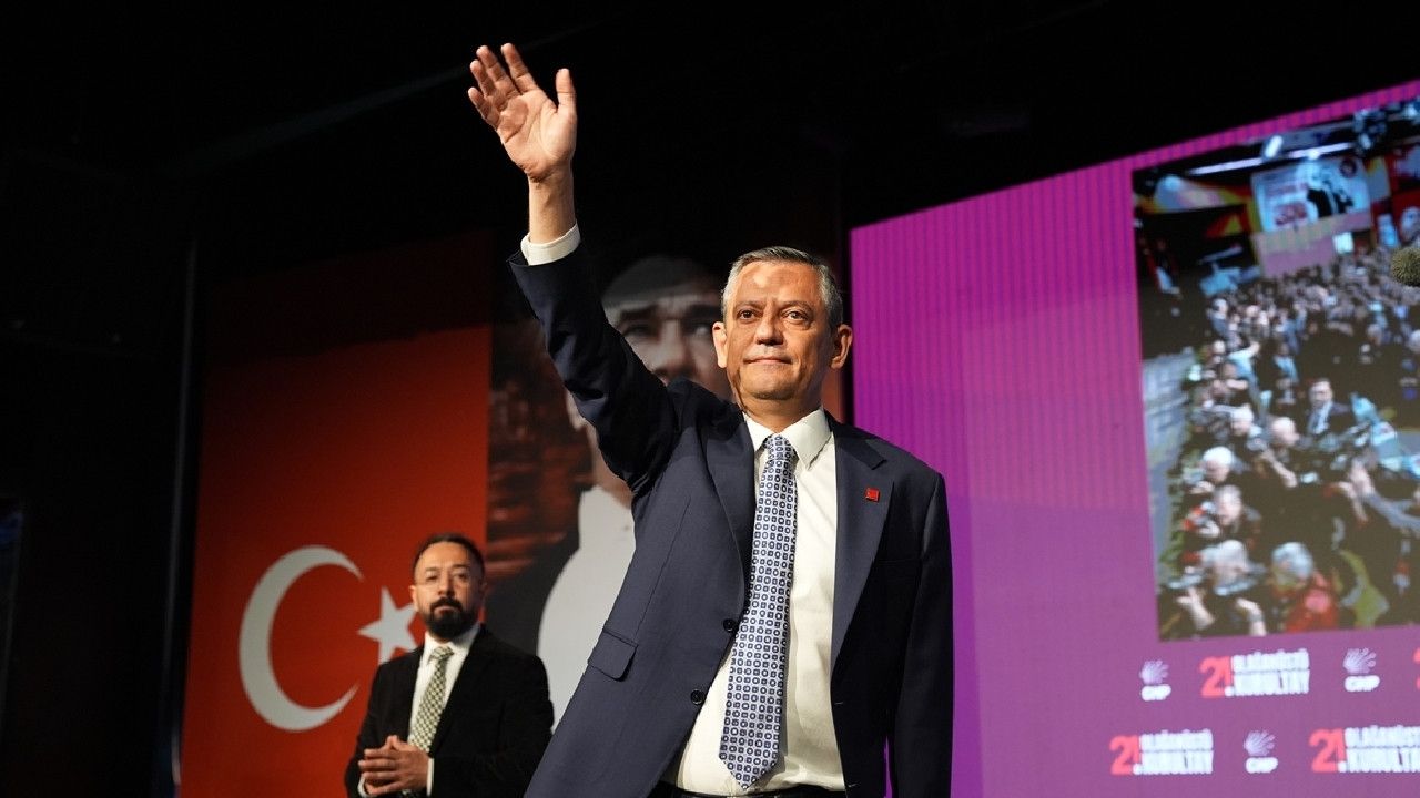 Berhan Şimşek yeterli imza alamadı, Kurultay'da tek aday Özgür Özel