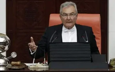 CHP’de Deniz Baykal’ın gündemde olduğu kurultay krizi