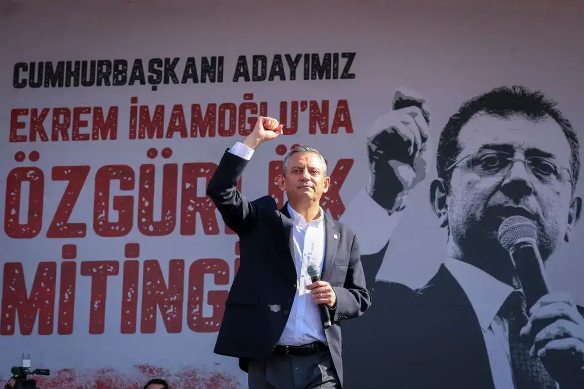 chp-lideri-ozel-her-hafta-sonu-imamoglu-na-18492536_2112_amp.jpg
