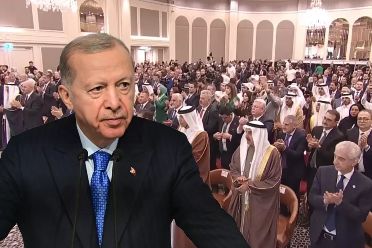 cumhurbaskani-erdogan-in-sozleri-salonu-ayaga-18523188_6782_amp.jpg