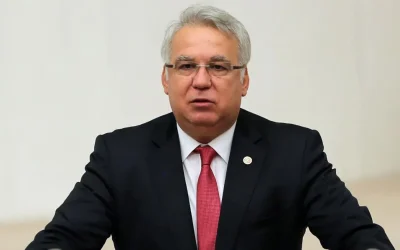 AK Parti’li Hüseyin Kocabıyık, İmamoğlu’nun gözaltına alınmasını eleştirince ihraç edildi.