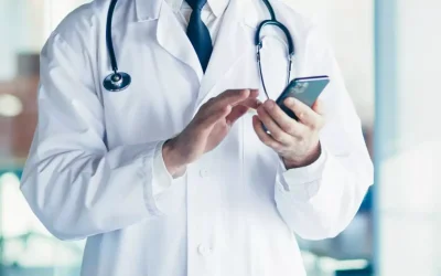 Kadın hastalara uygunsuz yazışmalarla 2 doktora gözaltı!