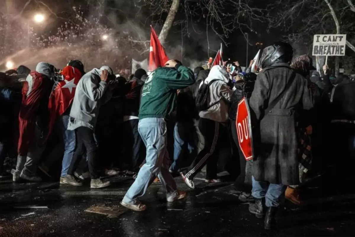 sarachane-protestolarinda-gozaltina-alinanlarin-18524006_1635_amp.jpg