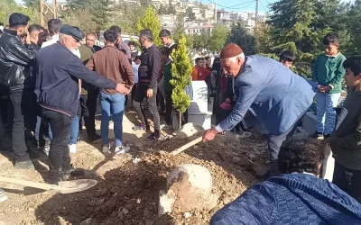 Siirt’te gömülen kişinin mezarından ses geldiği iddiasıyla açıldı