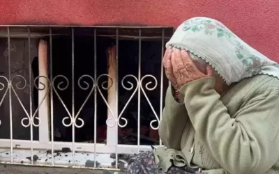 16 yaşındaki çocuk evi kül etti, yaşlı kadın gözyaşlarını tutamadı