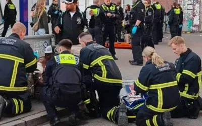Almanya’da tren istasyonunda bıçaklı saldırı: 6 ağır, 12 yaralı