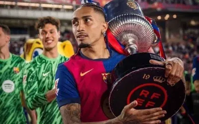 Barcelona, Raphinha ile 2028’e kadar anlaşma uzattı