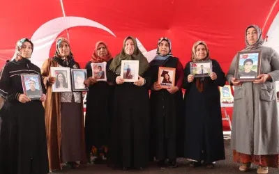Diyarbakır anneleri çocuklarına kavuşmak için mücadele ediyor