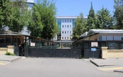 Darbe suçundan hüküm giyen kişi, ev hapsinde boşanma aşamasındaki eşine tahsis edilen evde kalacak.