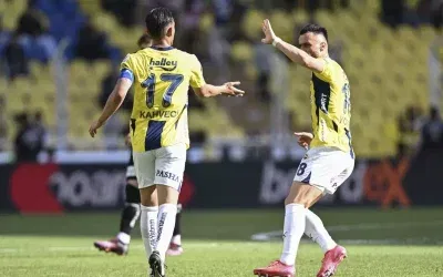 Fenerbahçe son maçta geri dönüş yaparak galibiyeti aldı.