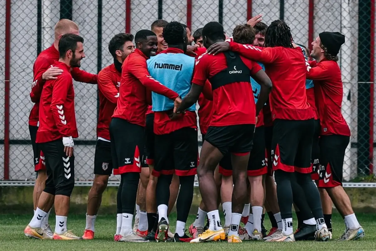 galatasaray-kazandi-samsunspor-avrupa-yi-18630160_88_amp.jpg