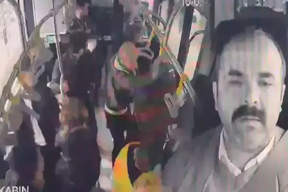 istanbul-da-1-kisinin-oldugu-metrobus-kazasinda-18620431_8394_amp.jpg