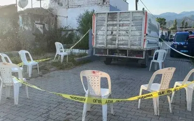 4 yaşındaki Enes Çelebi, tırmandığı kamyonet kasasından düşerek yaşamını yitirdi
