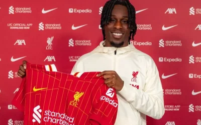 Liverpool, Arnold’un ayrılışının ardından yeni sağ beğini duyurdu.