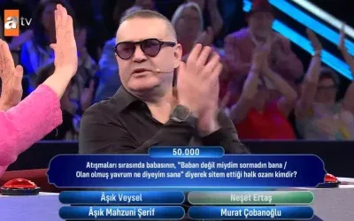 Halk ozanı babasının atışmaları sırasında sitem eden kim?