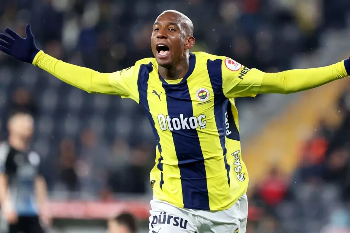 fenerbahce-de-neler-oluyor-taraftar-transfer-18773528_1590_amp.jpg