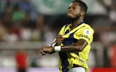 Fenerbahçeli Fred, transfer görüşmeleri yaptığı takımı açıkladı